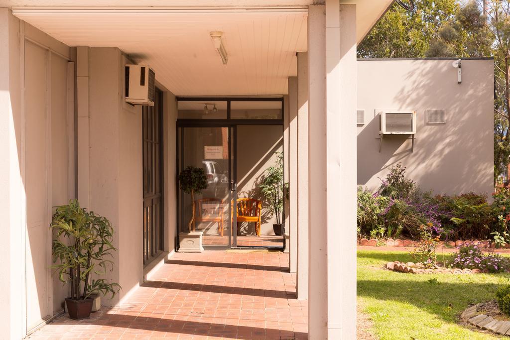 Chadstone Executive Motel Окли Экстерьер фото